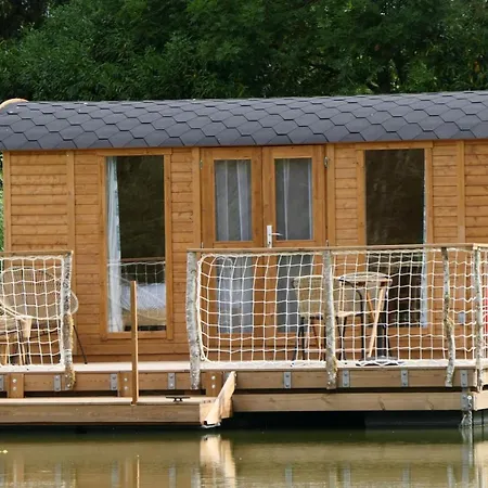 Les Flottantes Chalet