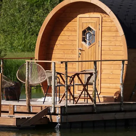 Les Flottantes בקתה Givrauval