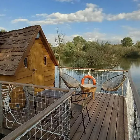 Les Flottantes Chalet