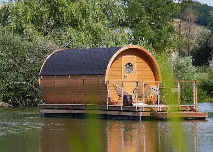 Les Flottantes Шале