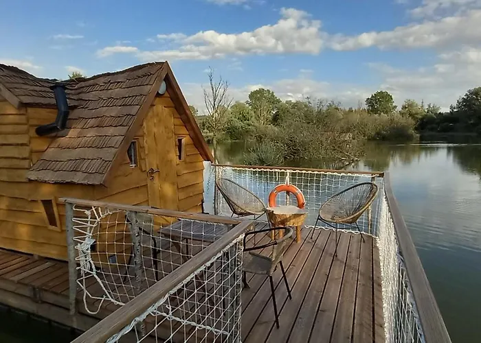 Les Flottantes Шале